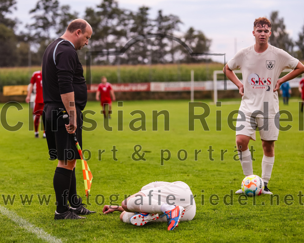 2023-08-04_036_SV_Walpertskirchen_gegen_FC_Finsing | Walpertskirchen, Deutschland, 04.08.2023:
Fußball, Kreisliga 2023 / 2024, 2. Spieltag, SV Walpertskirchen gegen FC Finsing, Endergebnis: 3:3

Florian Rauch (SV Walpertskirchen, #7)

Foto: Christian Riedel / fotografie-riedel.net