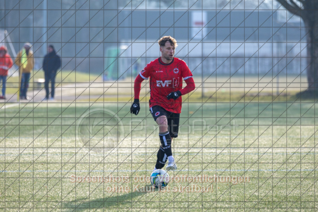 20260117_144219_0118 | #,1.Göppinger SV (rot) vs. FC Esslingen (weiß), Fußball, Freundschaftsspiel, wfv,Saison 2025/2026, Kunstrasenplatz Nord, Hohenstaufenstr. 116, 73033 Göppingen, 17.01.2026 - 14:00 Uhr,Foto: PhotoPeet-Sportfotografie/Peter Harich