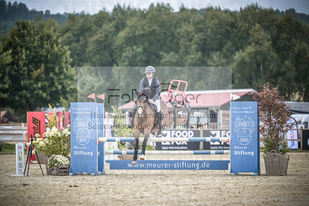 DOS_2253 | Entdecke hochwertige Reitturnierfotos von Foto Oger. Professionell, emotional und authentisch – jetzt Lieblingsmomente im Shop bestellen.Deutschlandweite Turnierfotografie. - Realisiert mit Pictrs.com