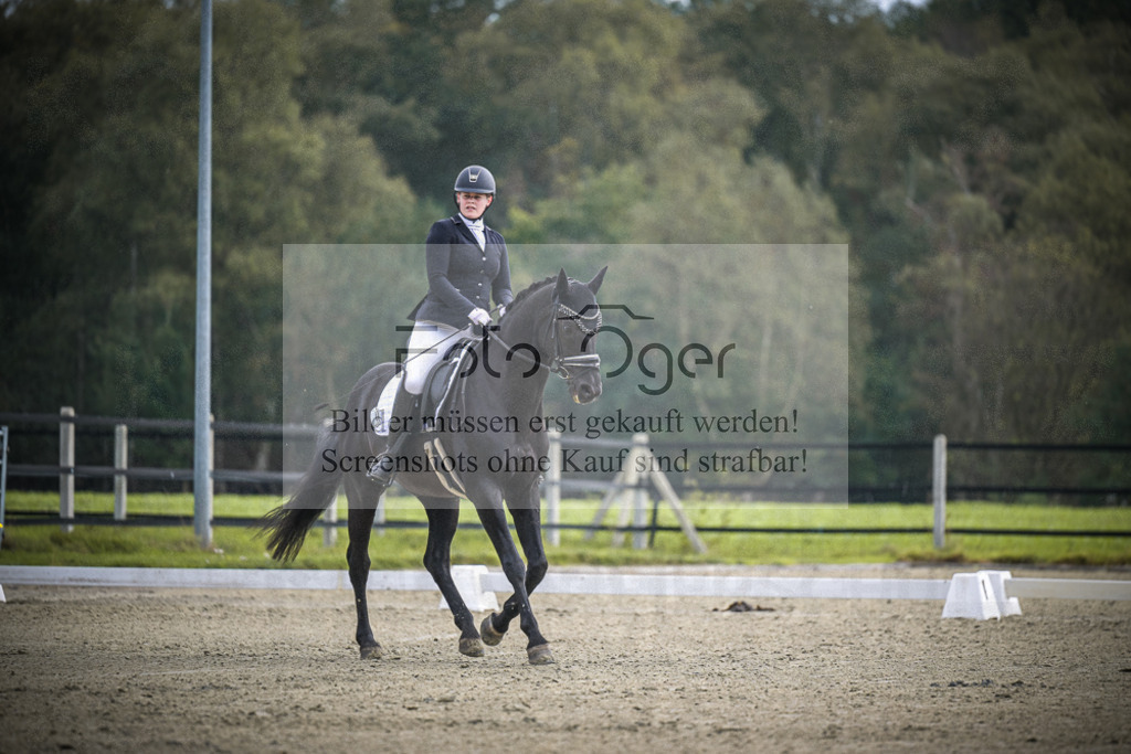 DOS_B516 | Entdecke hochwertige Reitturnierfotos von Foto Oger. Professionell, emotional und authentisch – jetzt Lieblingsmomente im Shop bestellen.Deutschlandweite Turnierfotografie. - Realisiert mit Pictrs.com