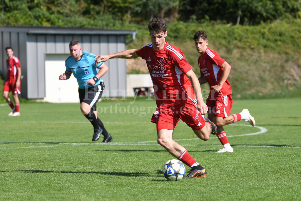 TSV Seebach : FC Amberg | Doppelpacker Günther Denk (TSV Seebach #9) - Realisiert mit Pictrs.com
