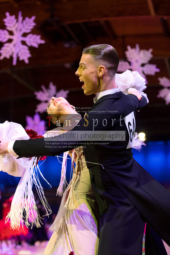 20241215_WDSF_Int_Open_Std-Riga-9518 | Tanzsportbilder, Standardtanz, Lateintanz, WDSF, DTV, LTVB, dancecomp, goc, hessen tanzt, blaues band der spree, walzer, tango, wiener walzer, slowfox, quickstepp, samba, rumba, cha-cha-cha, paso doble. jive, hd-kroft photography, turniertanzsport