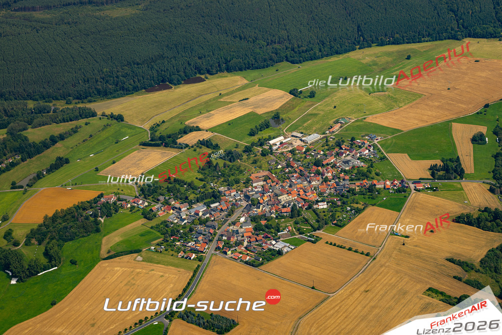 Das Luftbild zeigt : Dörnfeld Königsee - Die Luftaufnahme wurde 2024 vom UL-Flugzeug aus erstellt ( keine Drohne ) - Hochauflösende Luftaufnahme - Für grossformatige Ausdrucke geeignet. Die Geschenkidee !Mit Lizenz und Bildrechte bestellbar