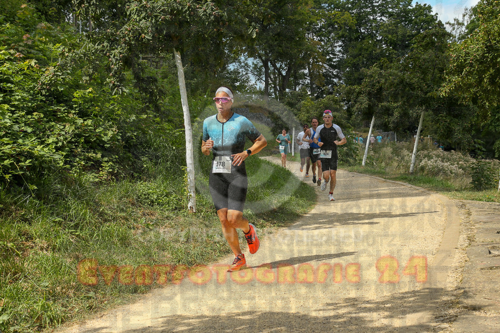 250824_1414_EX1_5496 | Sportfotografie im Rhein-Sieg Kreis, Köln, Bonn, NRW, Rheinland Pfalz, Hessen, etc. Unser Tätigkeitsfeld umfasst den Laufsport vom Volkslauf über den Marathon, Duathlon, Triathon bis zum Ultralauf wie Kölnpfad Ultra oder Schindertrail.