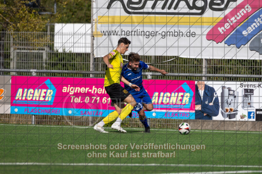 20250824_170512_0048 | #,1.FC Heiningen (gelb) vs. TSG Salach (blau), Fußball, Bezirksliga - Bezirk Neckar/Fils, 01. Spieltag, Saison 2025/2026, Kunstrasenplatz Sportzentrum Heiningen, Krautgarten 1, 73092 Heiningen, 24.08.2025 - 15:30 Uhr,Foto: PhotoPeet-Sportfotografie/Peter Harich