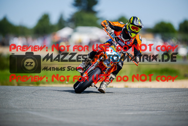 MaZZes_FotoMatrix_220903_3395 | UE40