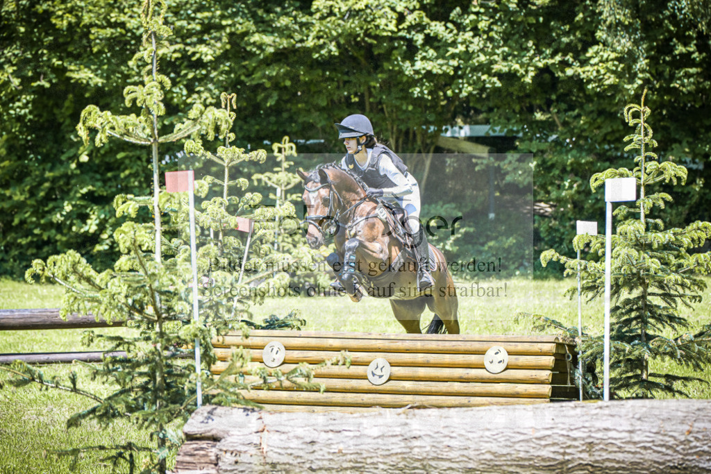 DOS_1193 | Entdecke hochwertige Reitturnierfotos von Foto Oger. Professionell, emotional und authentisch – jetzt Lieblingsmomente im Shop bestellen.Deutschlandweite Turnierfotografie. - Realisiert mit Pictrs.com