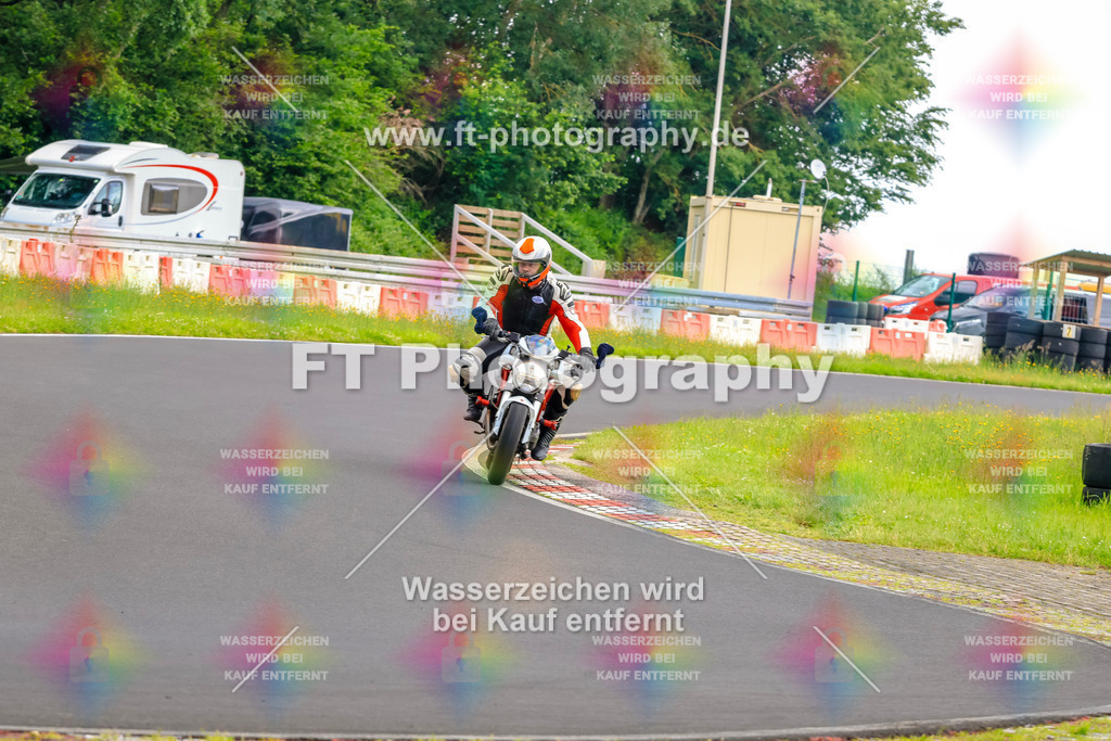 VBK-7698 | Hier findet Ihr Bilder von Touristenfahrten auf der Nürburgring Nordschleife oder von anderen Veranstaltungen die ich besucht habe. Viel Spass beim Durch Schauen 