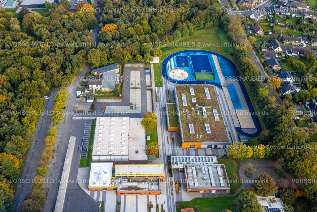 Kleve241014645 | Luftbild, Berufskolleg mit Sportplatz, Basketballfeld und Sporthalle, Kleve, Niederrhein, Nordrhein-Westfalen, Deutschland
