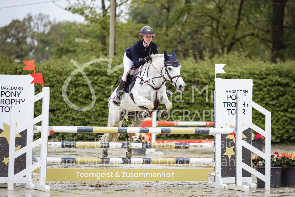 240426_Olfen-Vinnum_PonyTrophy-213 | Deine schönsten Turniermomente als professionelle Fotos! Entdecke hochwertige Pferdesport-Fotografie im Online-Shop. Jetzt Fotos finden & bestellen!