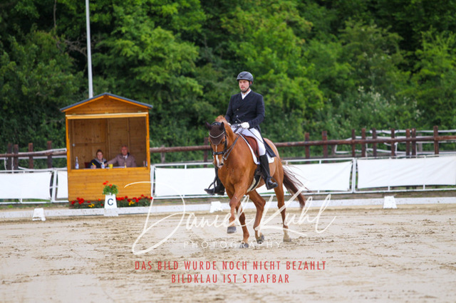 DKP47871 | Turnierfotos kaufen im Webshop von Daniel Kuhl Photography – entdecke professionelle Reitsportfotos aus Turnieren & Events. Hochwertige Turnierbilder online bestellen & sichern. Jetzt Fotos von Reitsportturnieren kaufen!