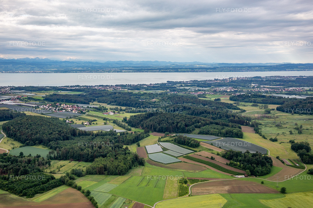 Luftbild:  im Ortsteil Manzell in Friedrichshafen im Bundesland Baden-Württemberg in Deutschland. – Foto: IMG_131981.jpg vom 26.05.2022 durch Werner Riehm/FLY-FOTO.de – Auflösung des Originals: 5117 x 3411 px – Gemeinde Immenstaad
