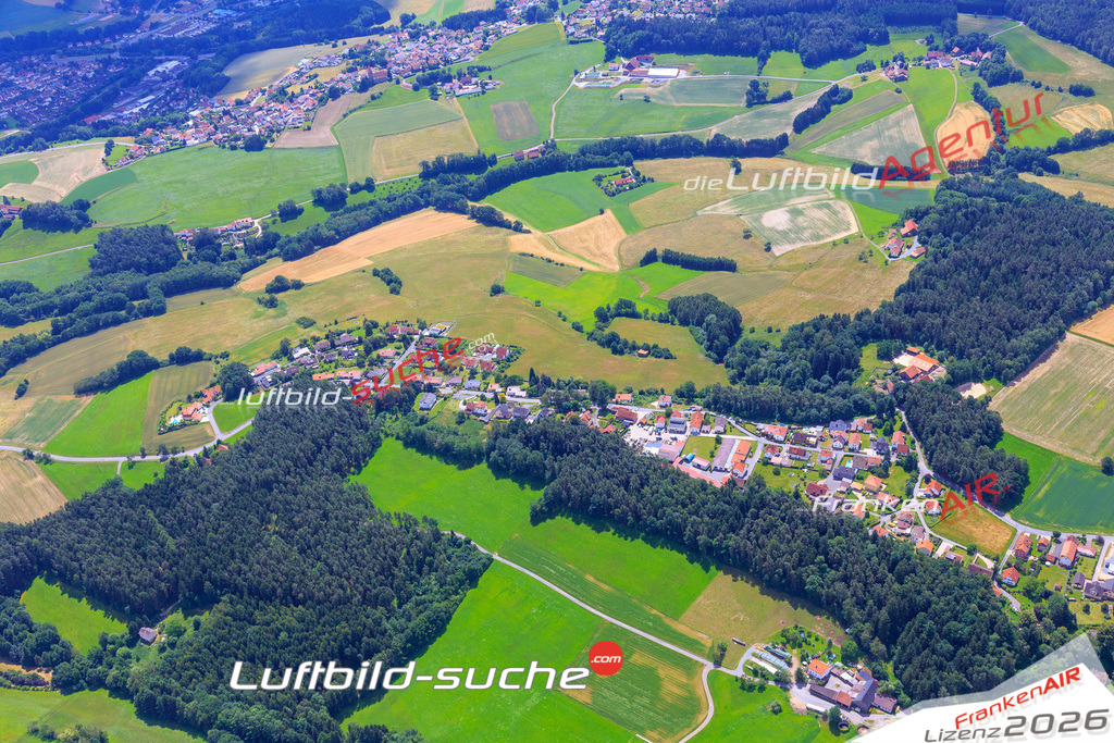 Die Luftaufnahme Dobersgrund - Kronach wurde vom UL-Flugzeug (keine Drohne) aus fotografiert.Hohe Druck- Auflösung-die Geschenkidee!