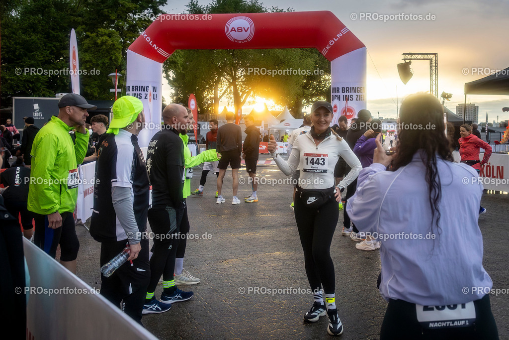 23. ASV Nachtlauf; Koeln, 13.05.26 | Impressionen vom 23. ASV Nachtlauf am 13.05.26 am Tanzbrunnen in Koeln. Foto: BEAUTIFUL SPORTS/Leah Kohring