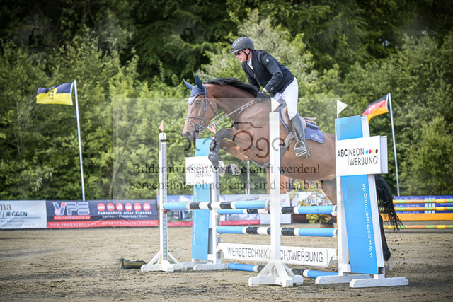 DOS_8153 | Entdecke hochwertige Reitturnierfotos von Foto Oger. Professionell, emotional und authentisch – jetzt Lieblingsmomente im Shop bestellen. - Realized with Pictrs.com