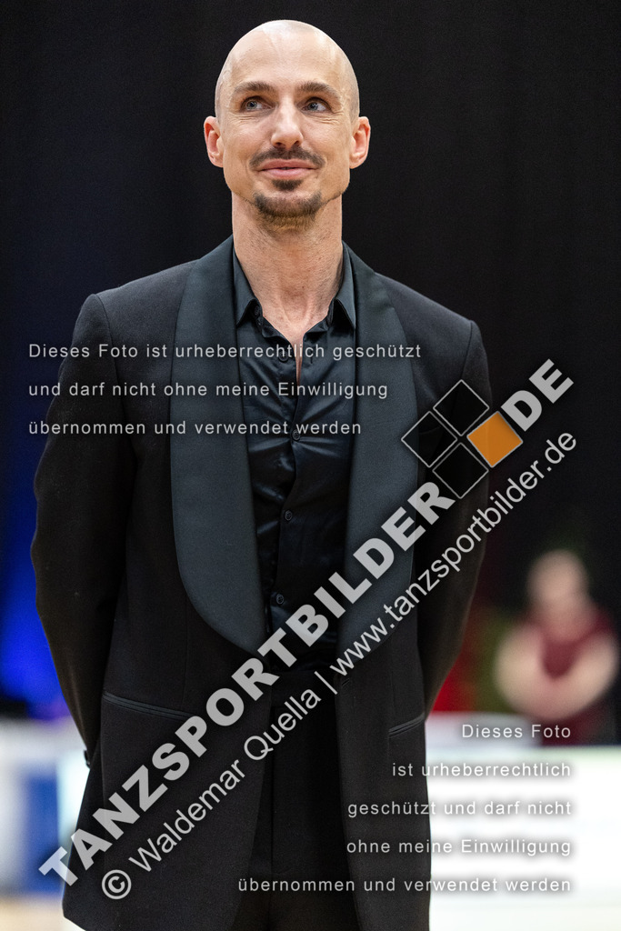 20240406-11824 | Hier finden Sie Tanz Bilder vom Latein und Standard Formationen tanzen. Sportbilder vom Tanzsport. Schöne Fotos und von Weltmeisterschaft, Europameisterschaft, Bundesliga, Regionalliga, Oberliga und Landesliga sowie von GOC Stuttgart, DanceComp, WM Bremen