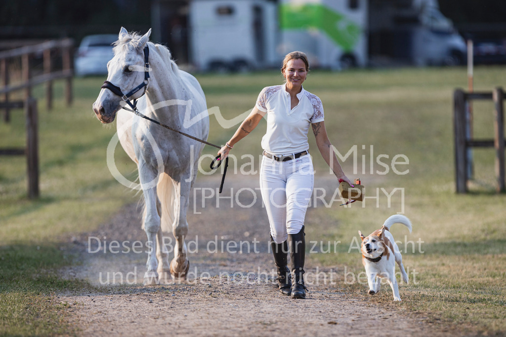 240627_LüPfSpTa_M1-Spr-326 | Deine schönsten Turniermomente als professionelle Fotos! Entdecke hochwertige Pferdesport-Fotografie im Online-Shop. Jetzt Fotos finden & bestellen!