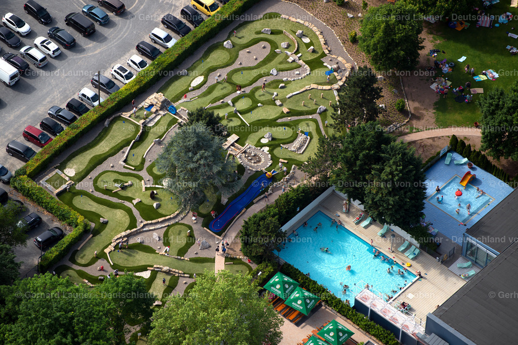 3702131 | Minigolfplatz Schwimmverein 05, Karina PfeufferOberer Bogenweg 197074 WürzburgTelefon: 0931 / 79 79 5-0Fax: 0931 / 79 79 5-10E-Mail: office@svw05.de