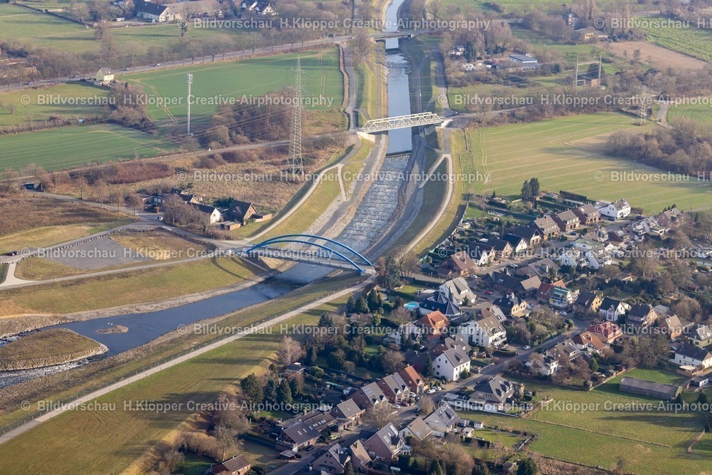 Luftbild Dinslaken-8318 | Luftbildfotografie Uferbereiche entlang der Fluss- Mündung der Emscher in den Rhein in Dinslaken im Bundesland Nordrhein-Westfalen, Deutschland - Realisiert mit Pictrs.com