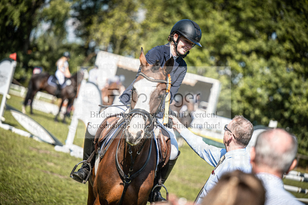 Z63_0006 | Entdecke hochwertige Reitturnierfotos von Foto Oger. Professionell, emotional und authentisch – jetzt Lieblingsmomente im Shop bestellen.Deutschlandweite Turnierfotografie. - Realisiert mit Pictrs.com