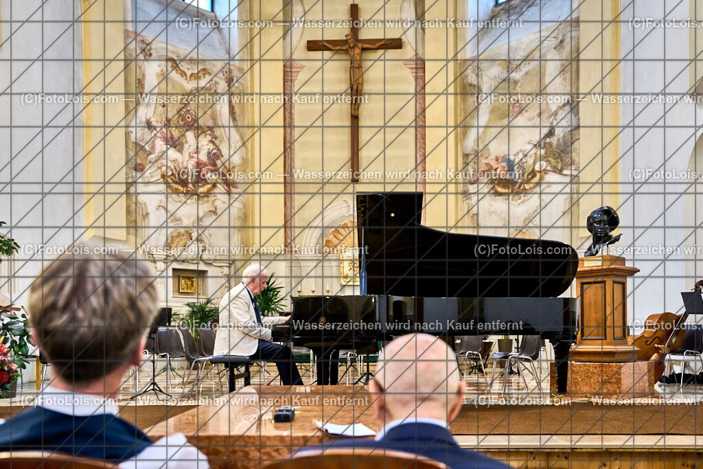 ALP8410_XXXX-Chopin-Festival_Eroeffnung_Olejniczak Janusz | (C)FotoLois.com, Alois Spandl. XXXX. Chopin-Festival in der Kartause Gaming, Eröffnujngskonzert in der Kartausenkirche mit Vera Kostner, Manfred Wagner-Artzt, Janusz Olejniczak, Camerata Mozartiana mit Dirigent Daniel Auner und Klaviersolist Christopher Hinterhuber, Fr 16. August 2024.