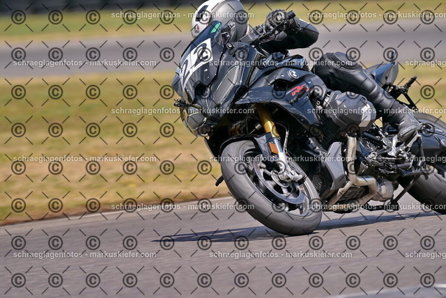 26bt05-1549 | markuskiefer.com - Realisiert mit Pictrs.com
