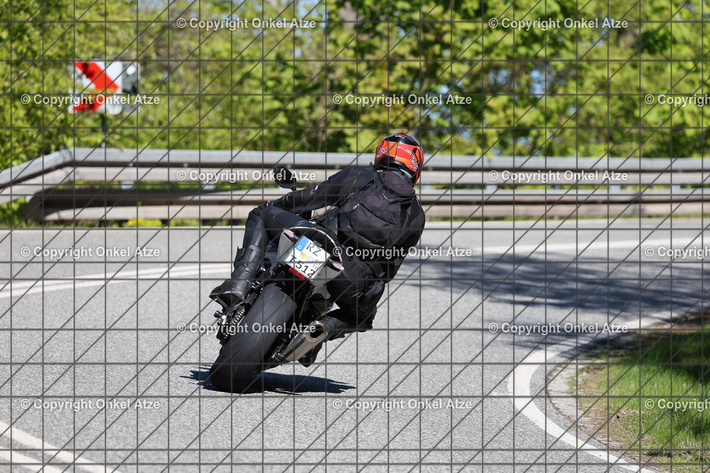 IMG_9228 | Fotograf am Kyffhäuser. Onkel Atze. Kyffhäuser Rennstrecke. Café36. Motorsportfotografie. - Realisiert mit Pictrs.com