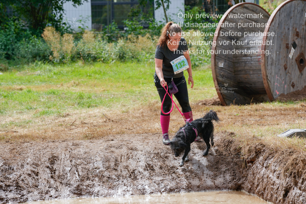 Schlamm_mit_Hund (368 von 460) | stephaniefillaphotographie - Realisiert mit Pictrs.com