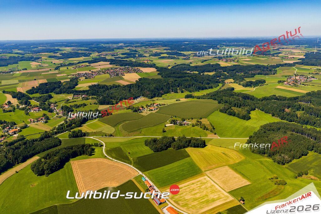 Luftaufnahme von Langkofen Aßling Bild- Das Luftbild wurde 2025 vom UL-Flugzeug heraus erstellt ( keine Drohne ) - Hochauflösende Luftaufnahme -Nicht vergleichbar mit Google Maps oder Satelittenbilder- Die Geschenkidee !Mit Lizenz und Bildrechte bestellbar