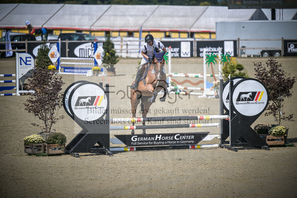 DOS_2874 | Entdecke hochwertige Reitturnierfotos von Foto Oger. Professionell, emotional und authentisch – jetzt Lieblingsmomente im Shop bestellen.Deutschlandweite Turnierfotografie. - Realisiert mit Pictrs.com