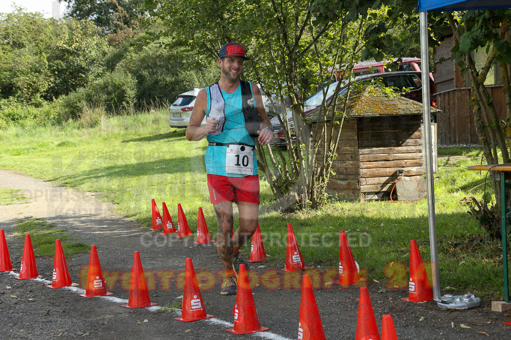 230826_1627_EX1_1573 | Sportfotografie im Rhein-Sieg Kreis, Köln, Bonn, NRW, Rheinland Pfalz, Hessen, etc. Unser Tätigkeitsfeld umfasst den Laufsport vom Volkslauf über den Marathon, Duathlon, Triathon bis zum Ultralauf wie Kölnpfad Ultra oder Schindertrail.