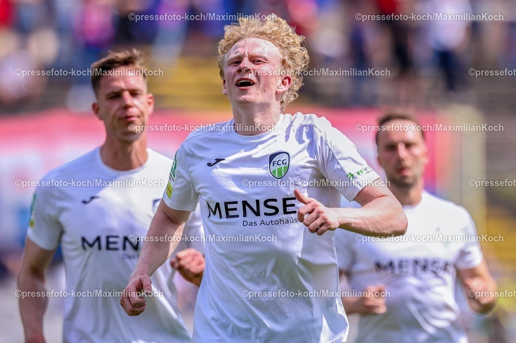 xKWIx02052601130 | 2026.05.02, xkwix, Fußball, Regionalliga West, Wuppertaler SV -  FC Gütersloh, Stadion am Zoo, 32.Spieltag, Saison 2025 / 2026: Torjubel des Torschuetzen Niklas Frese (FC Gütersloh #35) beim Tor zum 0:1 DFB regulations prohibit any use of photographs as image sequences and or quasi-video. Photo: xKamilxWilkowskixPressefotoKochx