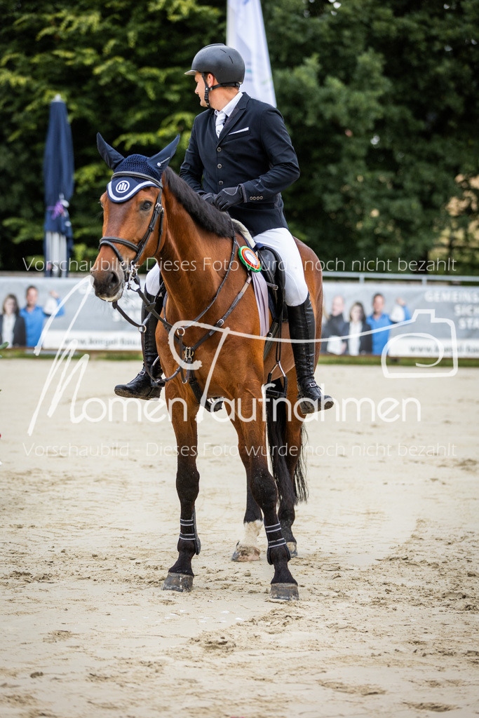 BHO-2PhSpr-M-381 | MomenTaufnahmen Pferdesportfotos