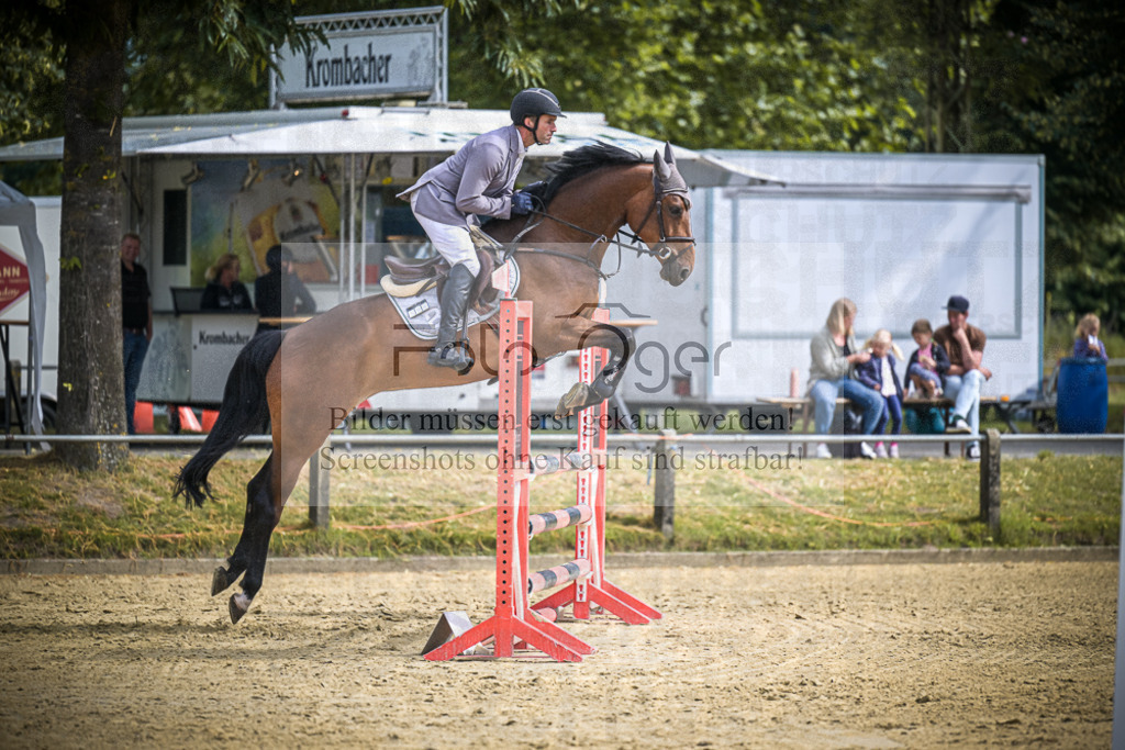 DOS_5457 | Entdecke hochwertige Reitturnierfotos von Foto Oger. Professionell, emotional und authentisch – jetzt Lieblingsmomente im Shop bestellen.Deutschlandweite Turnierfotografie. - Realisiert mit Pictrs.com