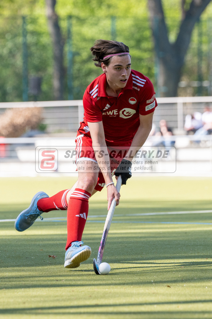 SFE_20250412_0107 | Köln, Deutschland, 12.04.2025:  Hockey 1. Bundesliga Herren Rot-Weiss Köln - Harvestehuder THC im KTHC Stadion Rot-Weiss Köln Tennis and Hockey Club am 12.04.2025 in Köln, Deutschland. (Foto von Stephan Fehrmann)Köln, Germany, 12.04.2025: Hockey 1. Bundesliga Herren Rot-Weiss Köln - Harvestehuder THC in KTHC Stadion Rot-Weiss Köln Tennis and Hockey Club at 12.04.2025 in Köln, Deutschland. (Foto from Stephan Fehrmann)