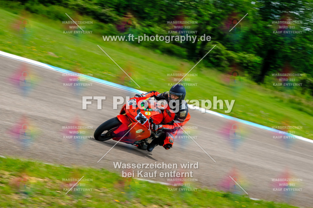 MotoTeam-3488 | Hier findet Ihr Bilder von Touristenfahrten auf der Nürburgring Nordschleife oder von anderen Veranstaltungen die ich besucht habe. Viel Spass beim Durch Schauen 