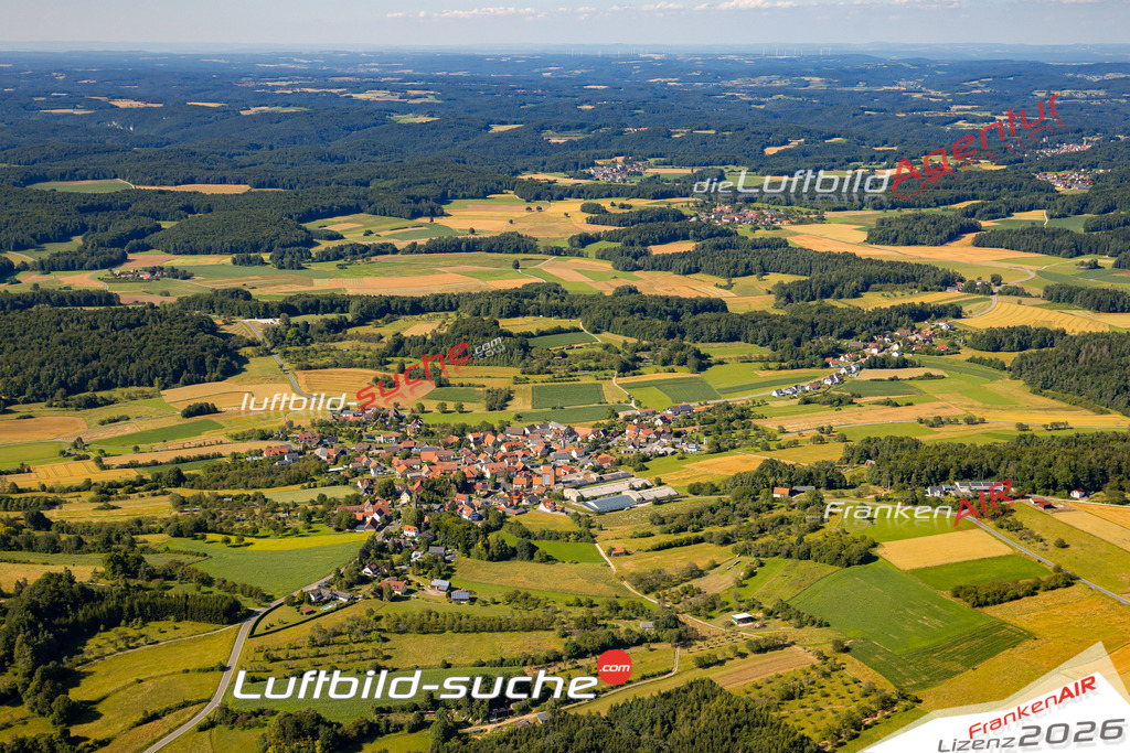 Das Luftbild zeigt : Bieberbach Egloffstein - Die Luftaufnahme wurde 2024 vom UL-Flugzeug aus erstellt ( keine Drohne ) - Hochauflösende Luftaufnahme - Für grossformatige Ausdrucke geeignet. Die Geschenkidee !Mit Lizenz und Bildrechte bestellbar