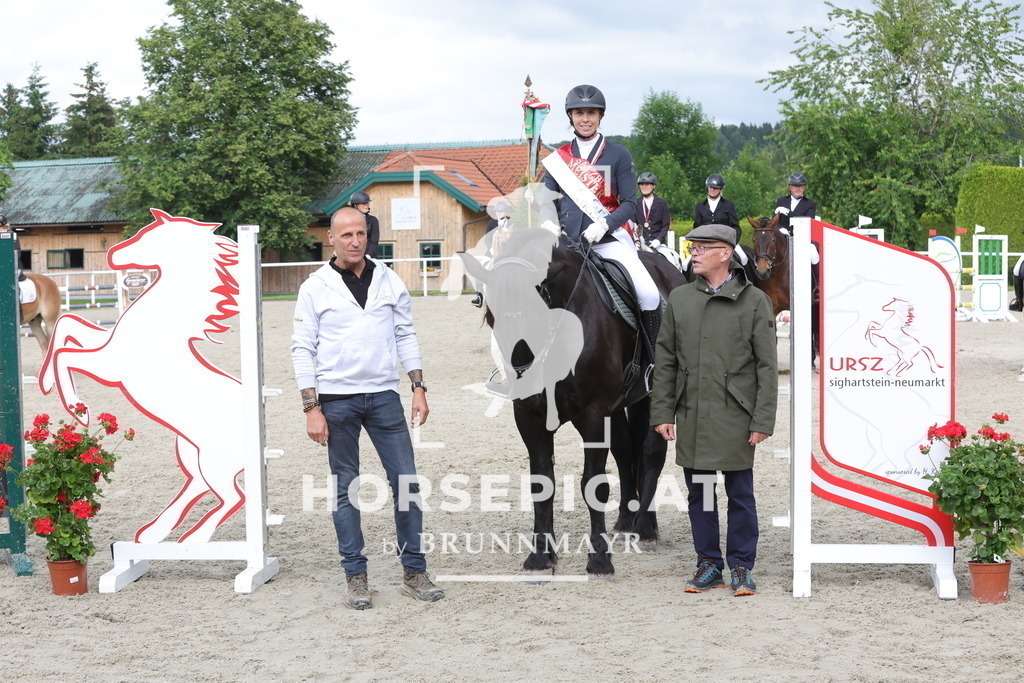 0P6A9403 | Willkommen bei Brunnmayr - Design & Fotografie – Ihrem Spezialisten für Reitturniere und Pferdeveranstaltungen in Oberösterreich, Salzburg und Bayern! Seit über 17 Jahren sind wir leidenschaftlich dabei.