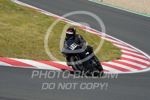 2025_05_13_PBK_23055 | Sportfotografie; SlowMotion; Video; Rennstrecke; Hafeneger; Speer; Racing; RSE; BMW; CBO; Trackday; Motorsportarena; Hockenheimring; Brno; Most; Barcelona; Valencia