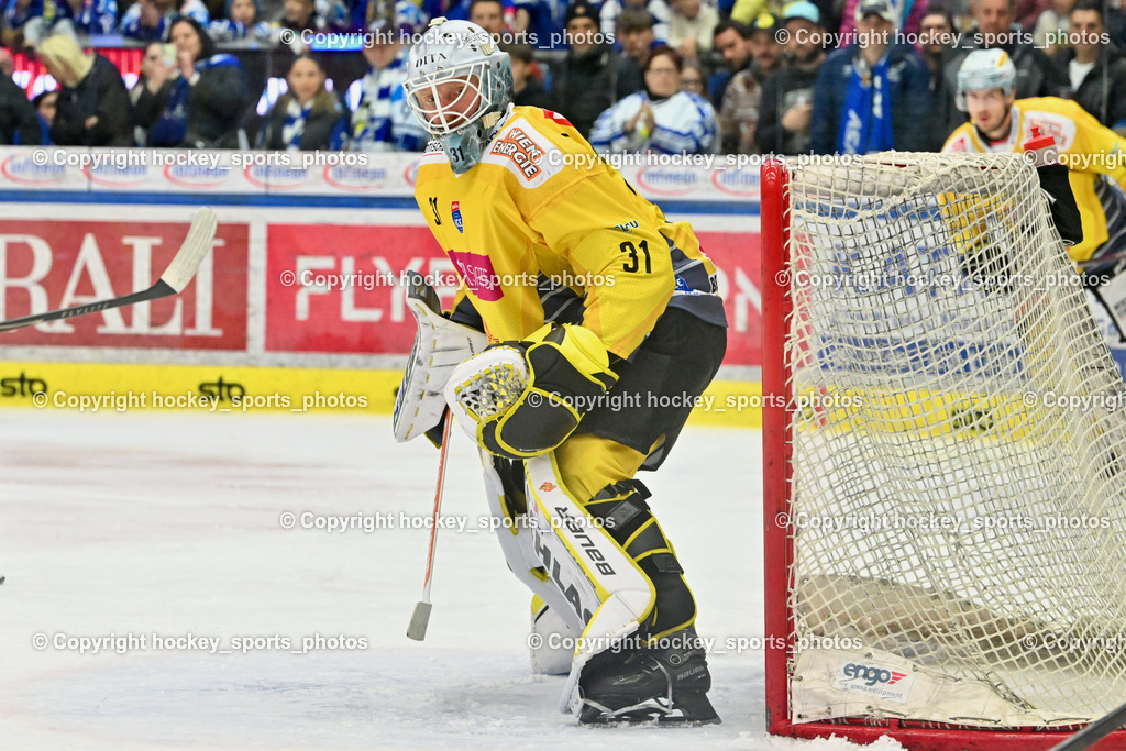 EC IDM WÄRMEPUMPEN VSV vs. Vienna Capitals | #31 Evan Cowley Vienna Capitals, EC IDM WÄRMEPUMPEN VSV vs. Vienna Capitals, EC IDM WÄRMEPUMPEN VSV vs. Vienna Capitals am 16.11.2025 in Villach (Stadthalle Villach), Austria, (Photo by Bernd Stefan)