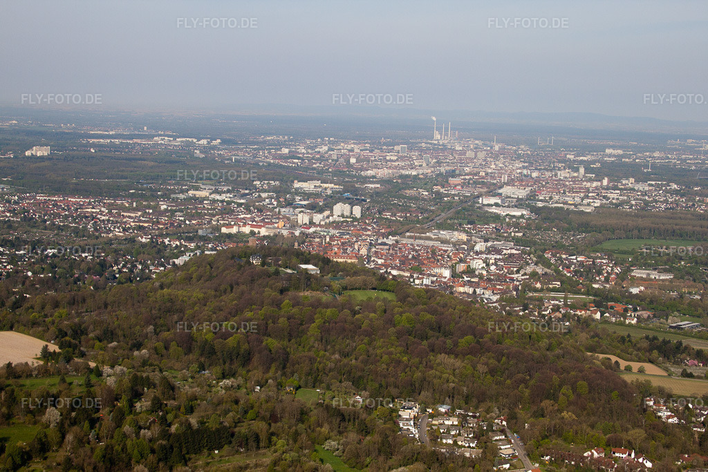 Luftbild: Durlach Turmberg von Osten im Ortsteil Durlach in Karlsruhe im Bundesland Baden-Württemberg in Deutschland. Foto: IMG_25940.jpg vom 23.04.2010 durch Werner Riehm/FLY-FOTO.de