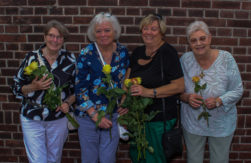 top-top.de-250601-208 | Foto, Video, Fotografie, Videografie, Fotobox, DJ, Discjockey, Musik, Musikbox, Veranstaltung, Photobooth, Amazon, Ebay, Buchtipp, Bestseller, Autor, Verlag, Buch, Wesel, Hamminkeln, NRW, Dinslaken, Rees, Drohne, Hochzeit, Party, Fotobox, Wesel, Fotograf