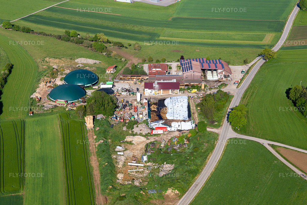 Luftbild: Biogasanlage in Fluorn-Winzeln im Bundesland Baden-Württemberg in Deutschland. Foto: IMG_114409.jpg vom 30.05.2019 durch Werner Riehm/FLY-FOTO.de