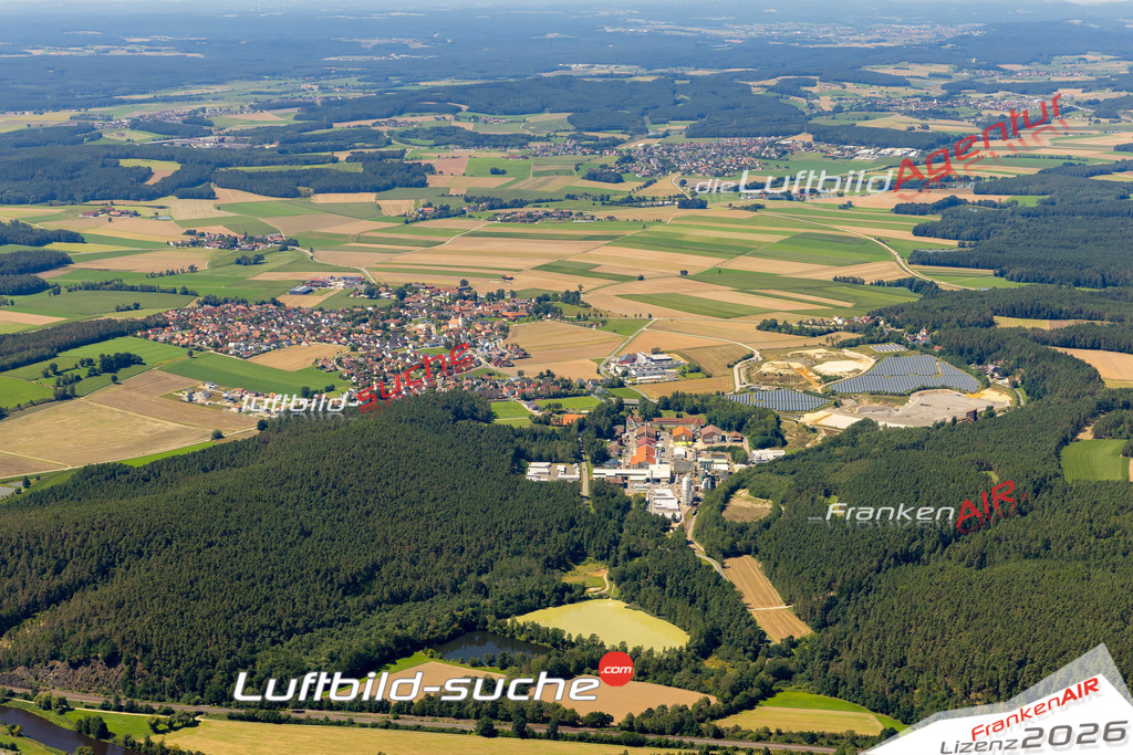 Das Luftbild zeigt : Industriepark Stulln - Die Luftaufnahme wurde 2023 vom UL-Flugzeug aus erstellt ( keine Drohne ) - Hochauflösende Luftaufnahme - Für grossformatige Ausdrucke geeignet. Die Geschenkidee !Mit Lizenz und Bildrechte bestellbar