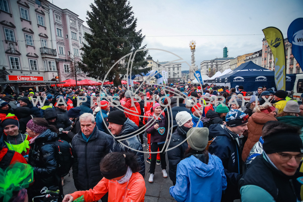 SILVESTERLAUF LINZ 25 | Linz, AUSTRIA, 31. Dezember 25, TRIRUN SILVESTERLAUF LINZ 25 , Image shows: 
Photo: WAPICS / BINDER Manuel