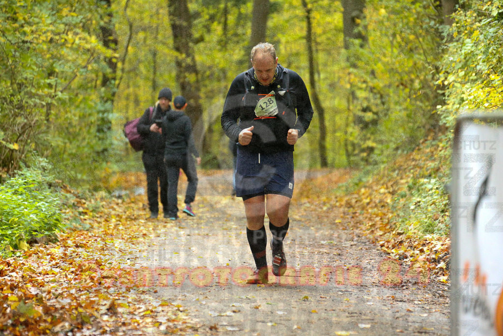 251026_1410_EX1_4139 | Sportfotografie im Rhein-Sieg Kreis, Köln, Bonn, NRW, Rheinland Pfalz, Hessen, etc. Unser Tätigkeitsfeld umfasst den Laufsport vom Volkslauf über den Marathon, Duathlon, Triathon bis zum Ultralauf wie Kölnpfad Ultra oder Schindertrail.