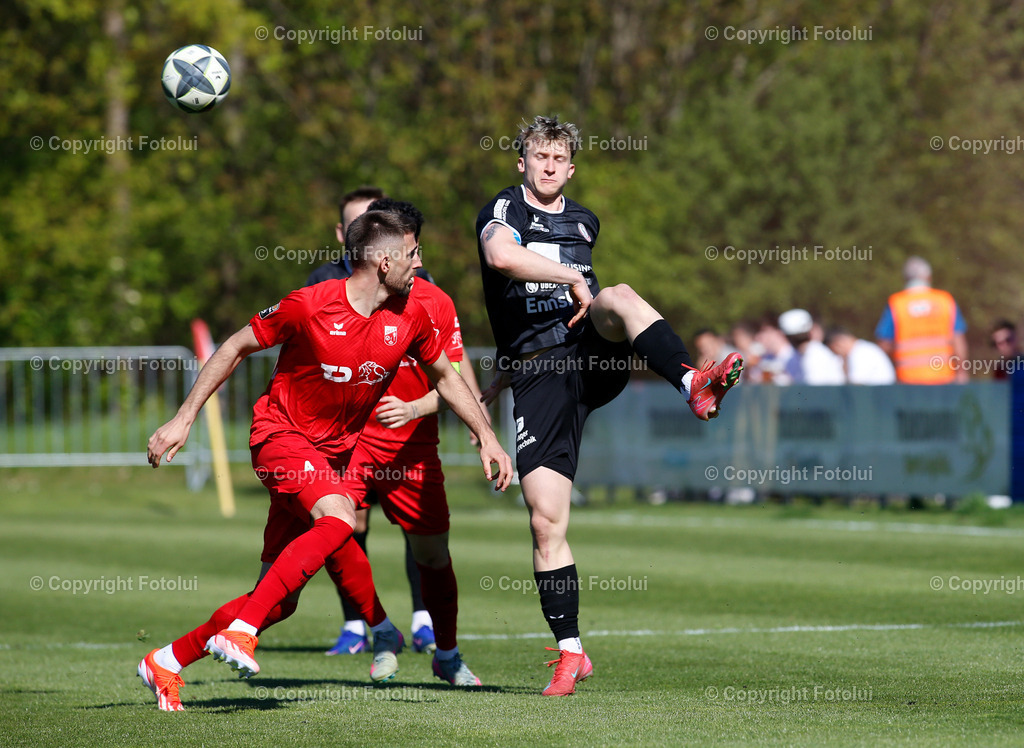 A_LUI_25042026_02 | SPORT,FUSSBALL LT1 OOE LIGA 25.04.2026  ASKOE OEDT 1B-VORWAERTS STEYR  IM BILD: JOVAN PETROVIC (OEDT1B) UND ALEXANDER WEINSTABL (STEYR) FOTO:FOTOLUI