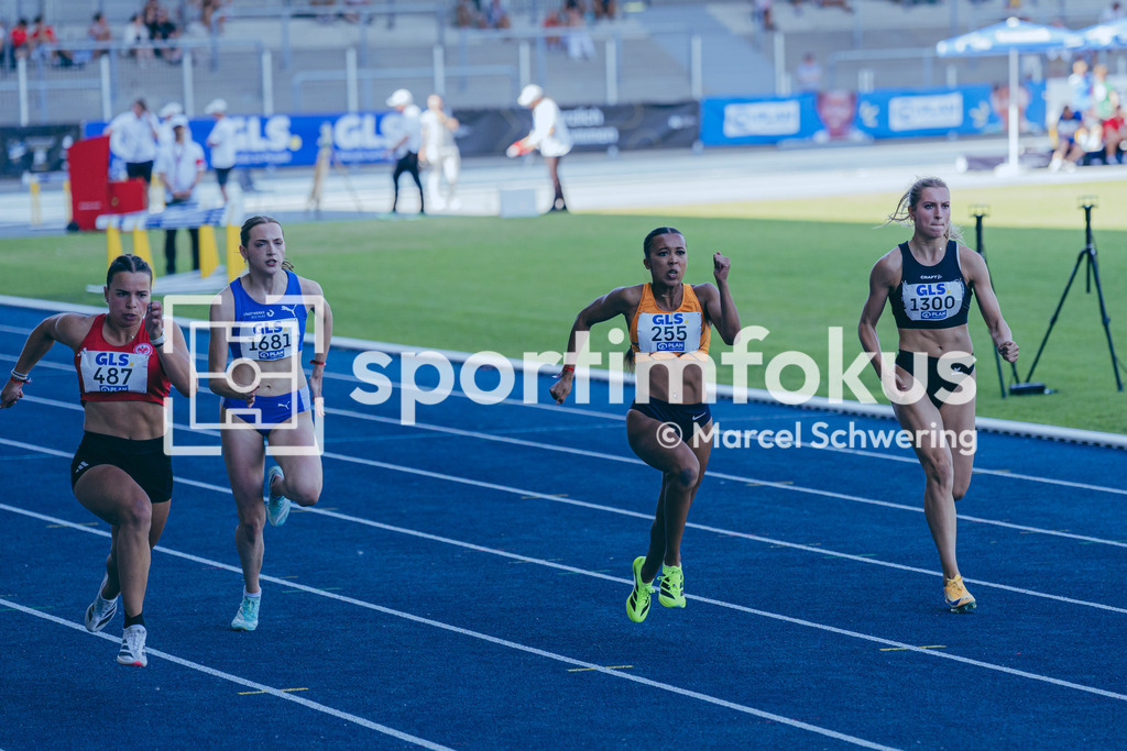 Deutsche Meisterschaften U20 / U16 2026 | Helena Allegra Bendig, TuS Lichterfelde, 255,100-Meter-Lauf, Halbfinale, Deutsche Meisterschaften der U20 &amp; U16 2026, Lohrheidestadion Bochum-Wattenscheid, 11.07.2026. Foto: Marcel Schwering / sportimfokus - Realisiert mit Pictrs.com