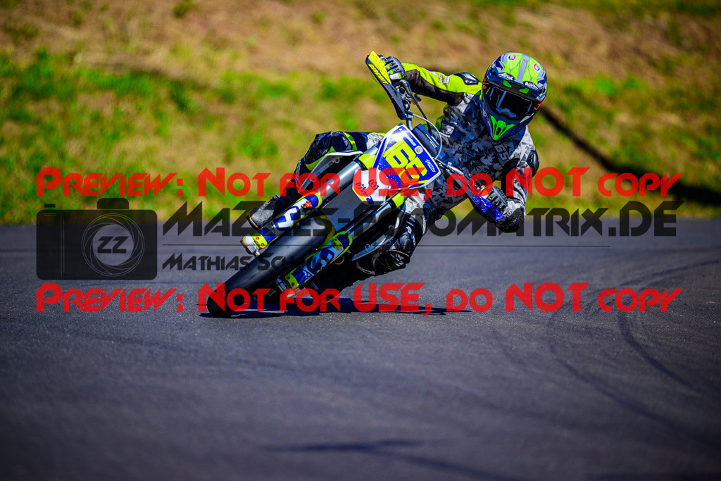 MaZZes_FotoMatrix_240816_6007705_8451 | UE40