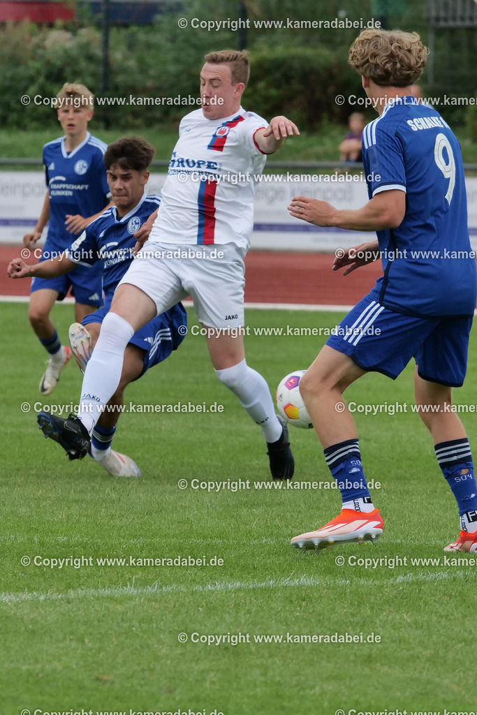 Fußball : Testspiel : SuS 09 Dinslaken - Schalke 04 U 19 am 25.07.2024 | Foto : Jochen Emde / www.kameradabei.de - Realisiert mit Pictrs.com